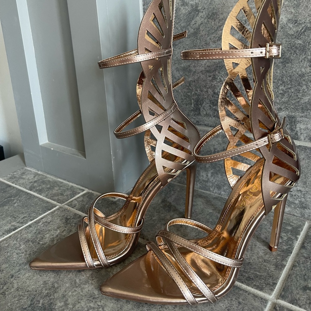 Bronze Laser Cutout Stiletto